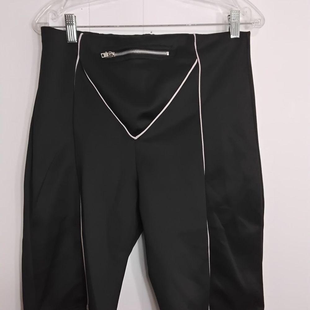 PrettyLittleThing Black Bike Shorts with White Piping